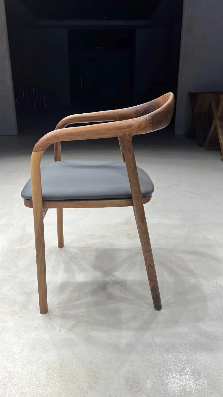 Luxury Solid Wood Chair Made Of  natural Walnut