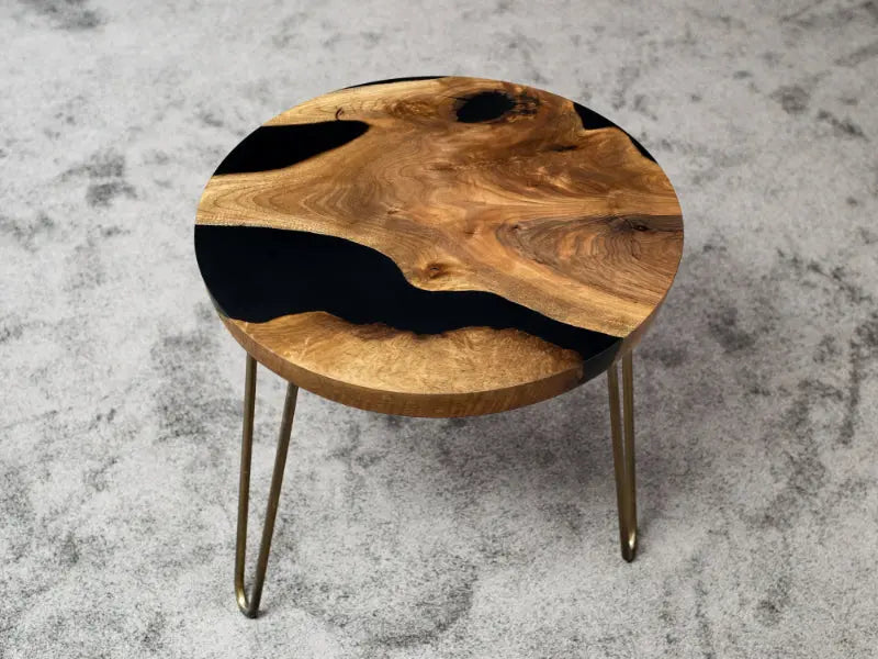 Round Side Table made of walnut