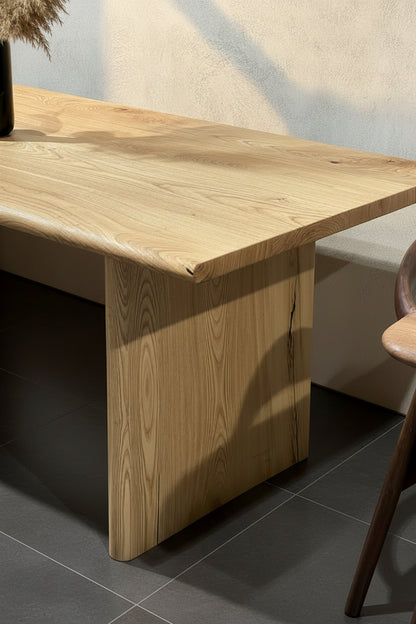 Minimal Solid Dining Table Gizz
