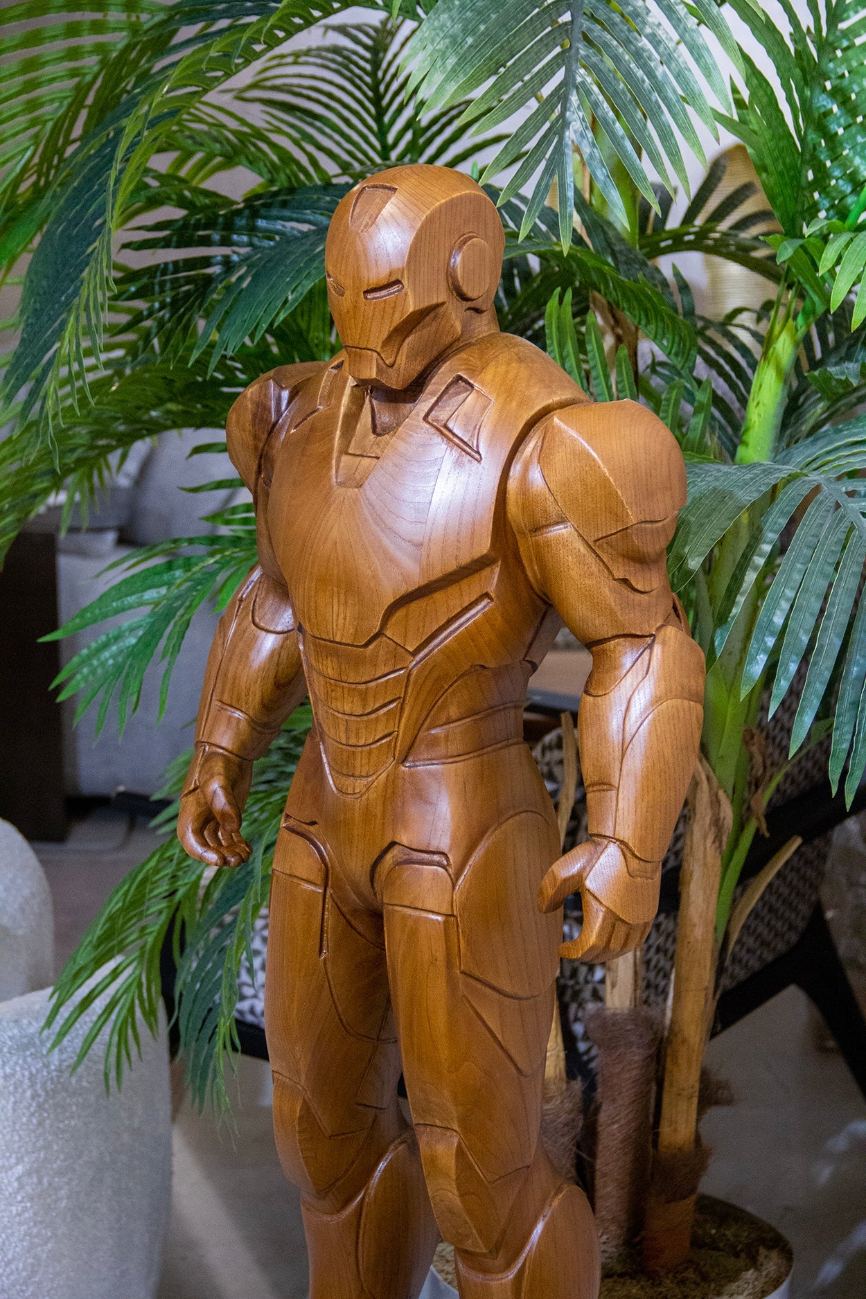 Wooden Armored Hero Statue Gizz