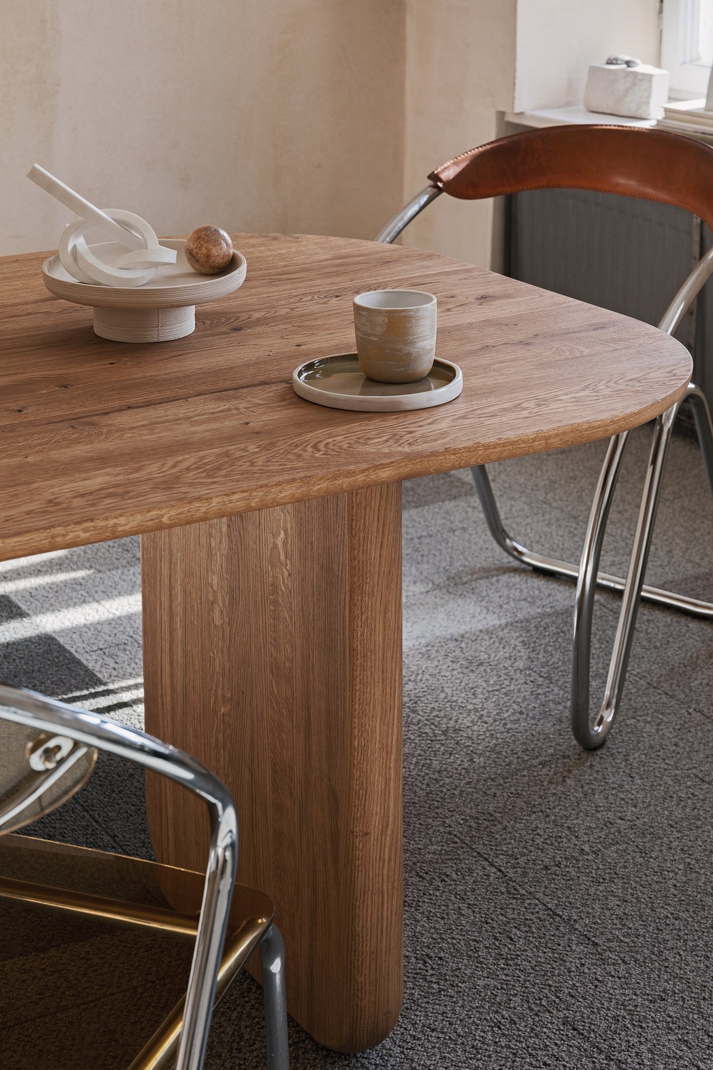 Oval Solid Wood Dining Table Gizz