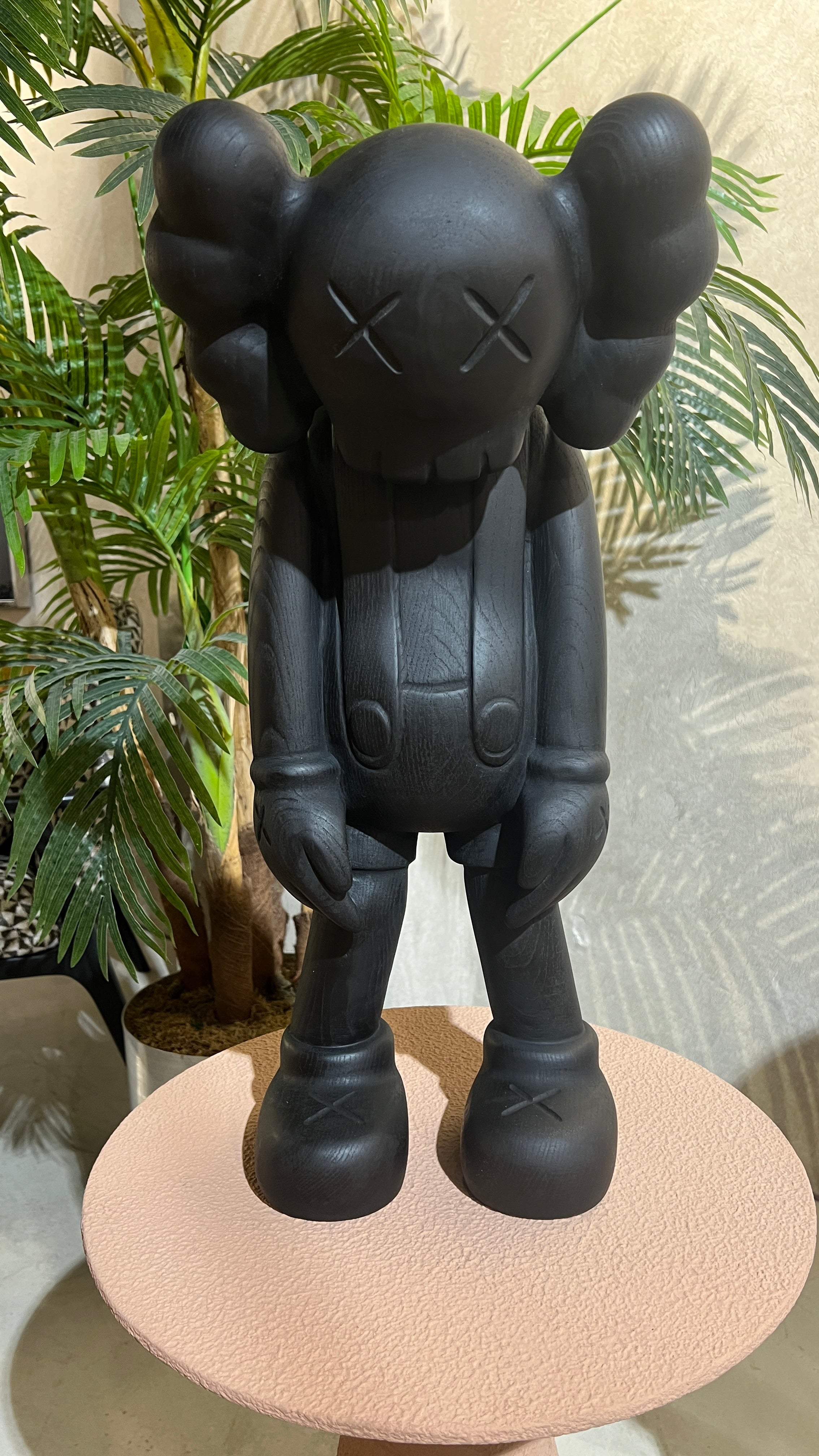 Shop Limited Edition Wooden Iconic Figures in Customized Sizes – Gizz