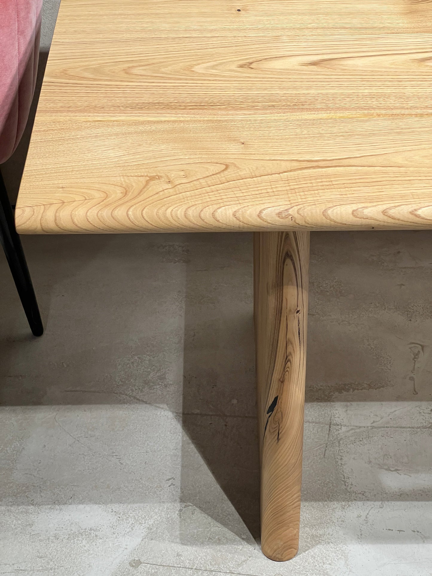 Minimal Solid Dining Table Gizz