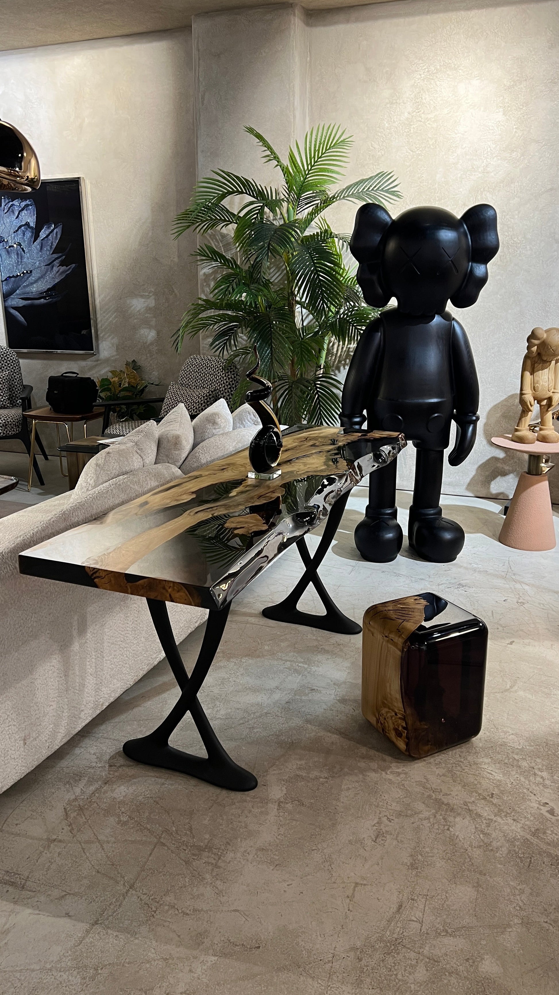 Resin Live Edge Console Table Made of Linden Wood - Foyer Table- Entryway Table Gizz