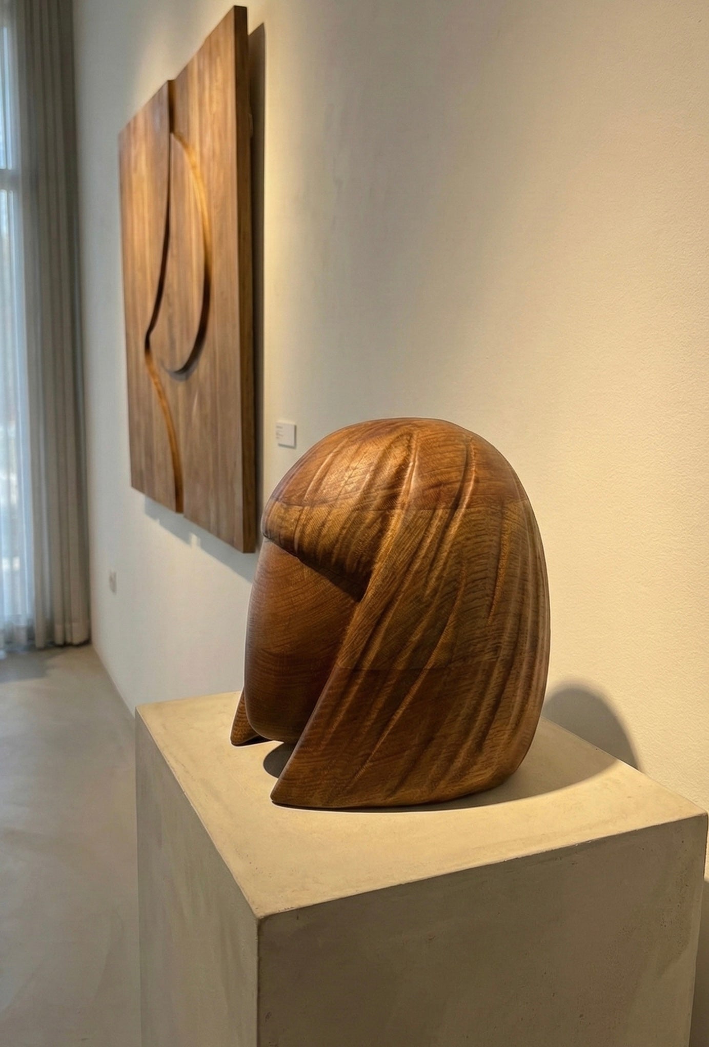 Wooden Women Head Sculpture Gizz