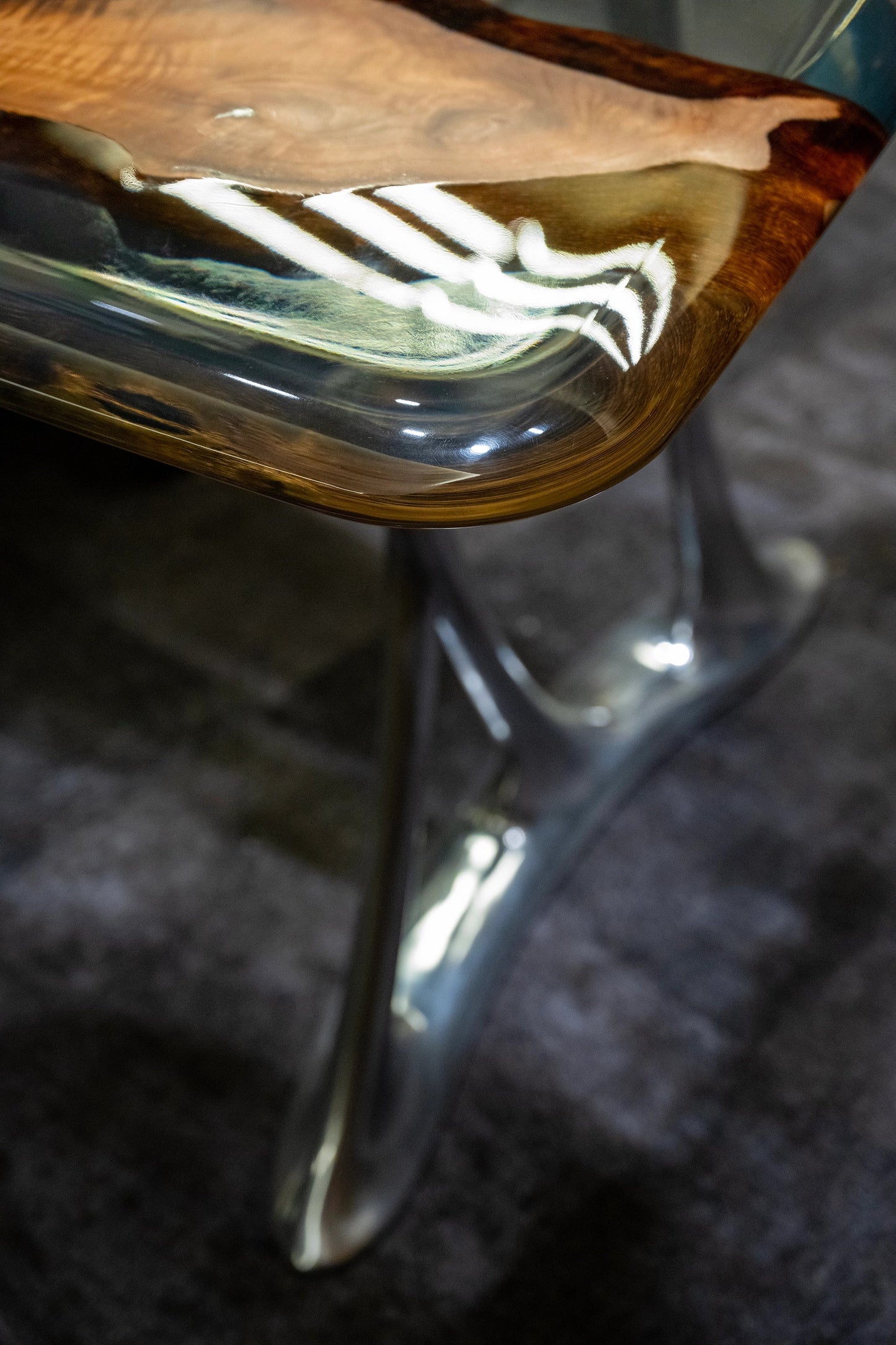 Luxury D-Shaped Walnut & Epoxy Executive Desk Gizz