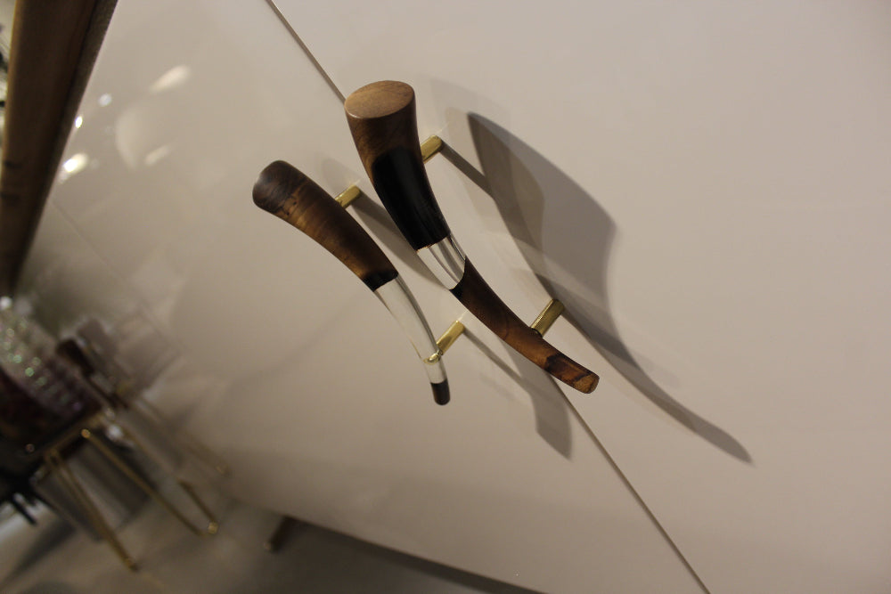 Door handle of credenza