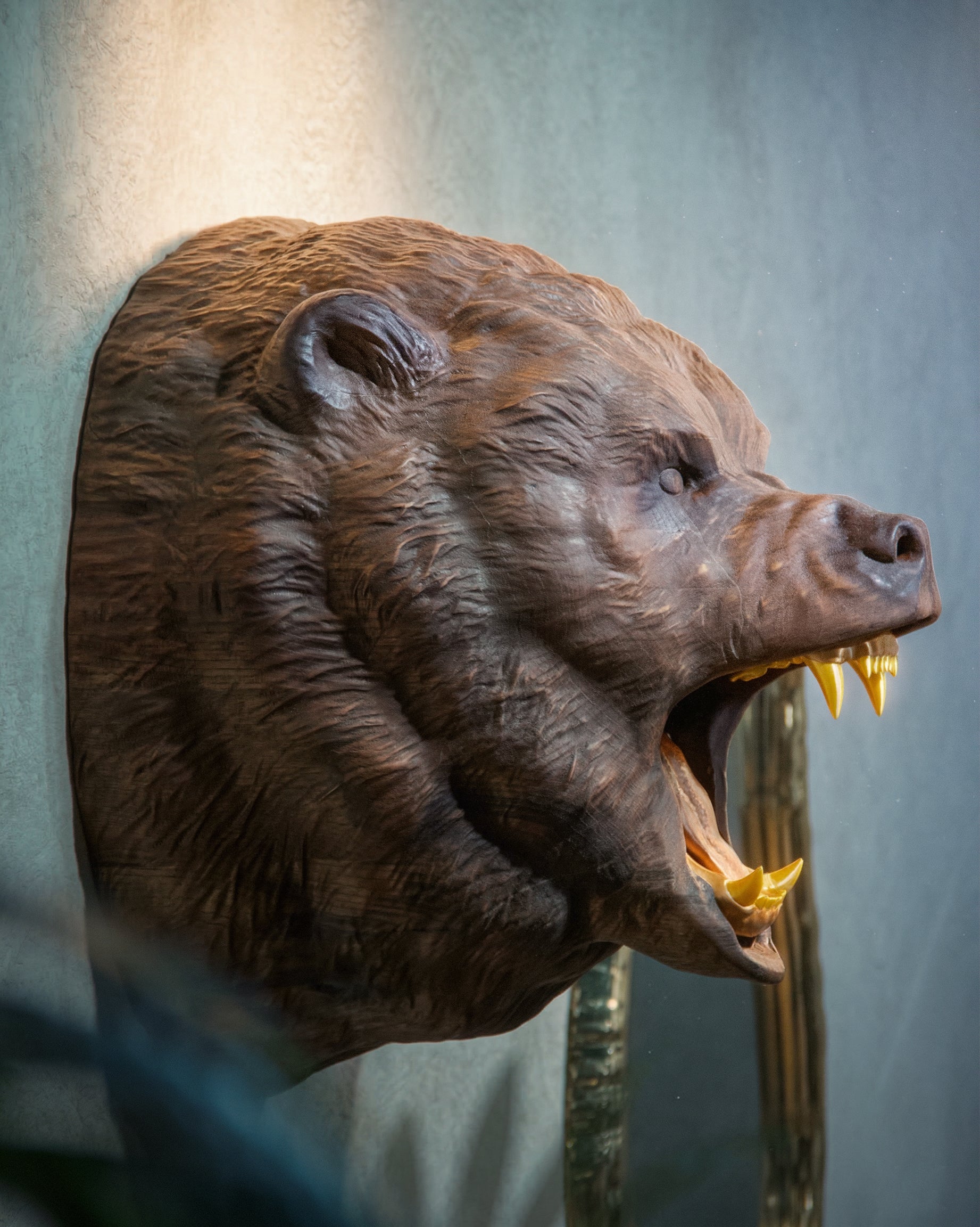 Hand-Carved Roaring Bear Head Gizz