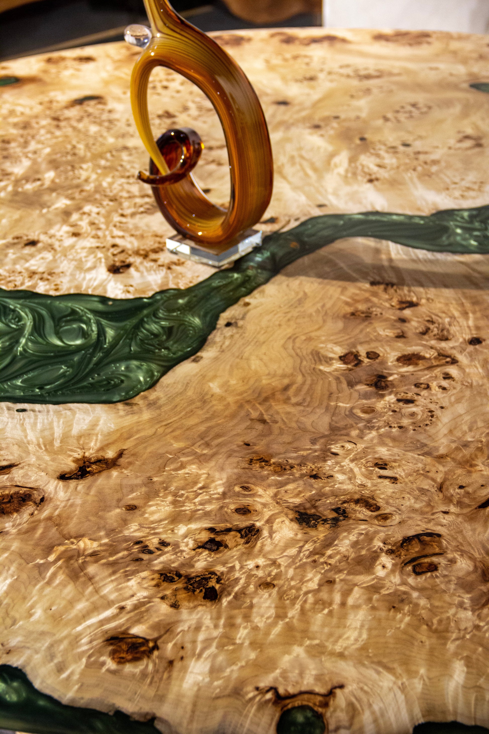 Mapa Burl Round Epoxy Resin Table | Vortex Base Gizz