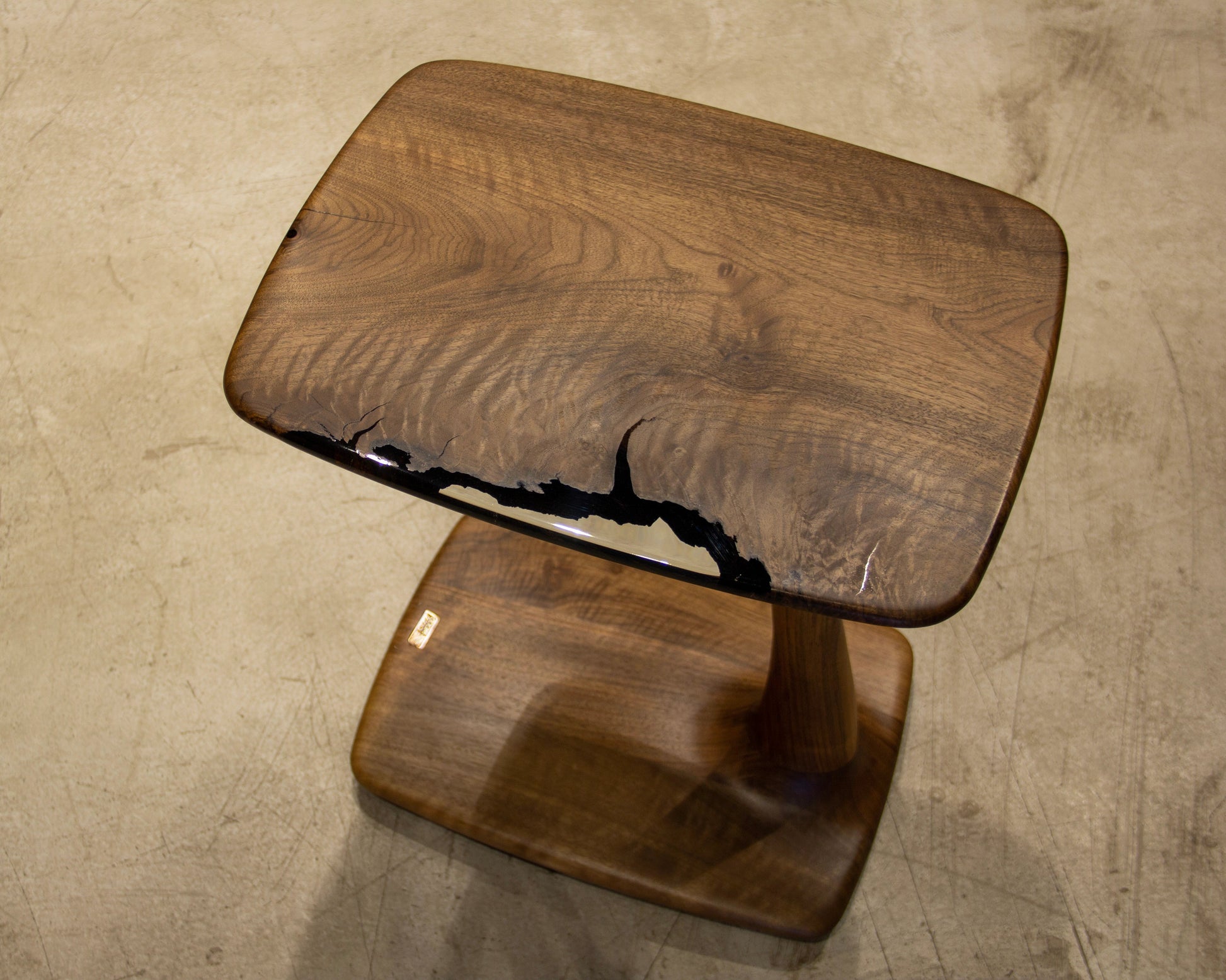 C Shaped End Table S-10 Gizz